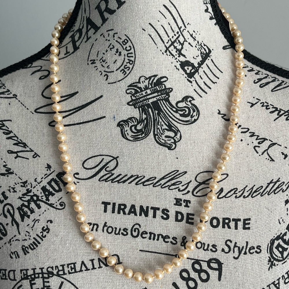 Vintage Vendome Faux Pearl Strand Necklace Cream Classic 24” Elegant